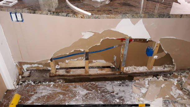 Best 24/7 water damage repair  in Hull, IA